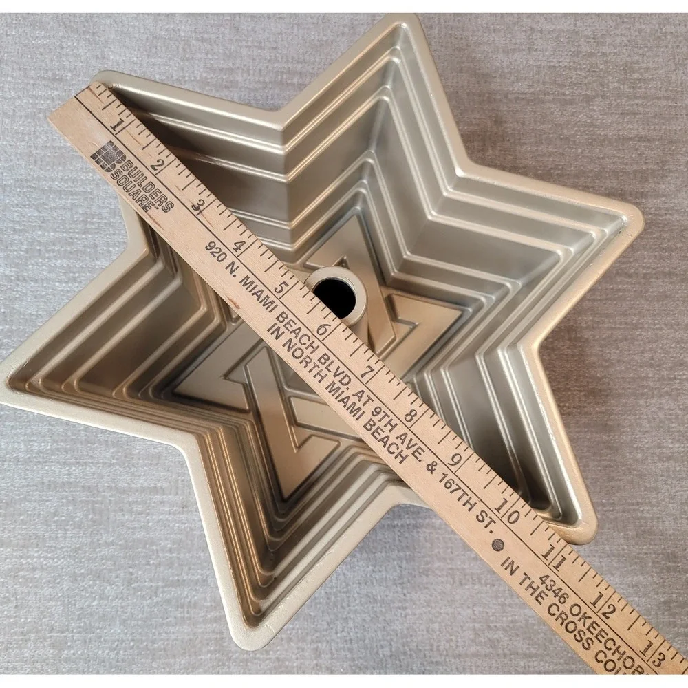 Williams Sonoma Star of David Bundt Cake Pan Nordic Ware‎ Gold Bakeware